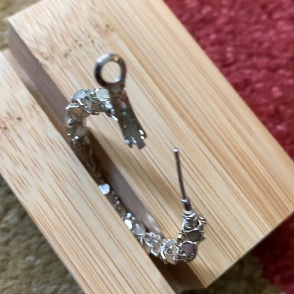 ‼️Gorgeous Silver Hoop Earrings‼️ - Picture 4 of 4